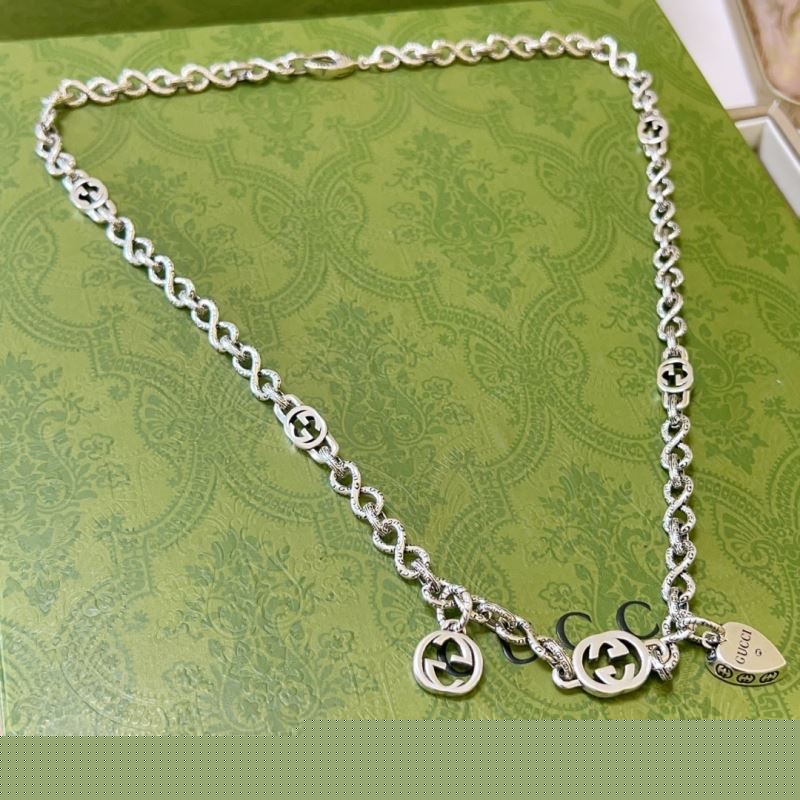 G*u*i necklaces